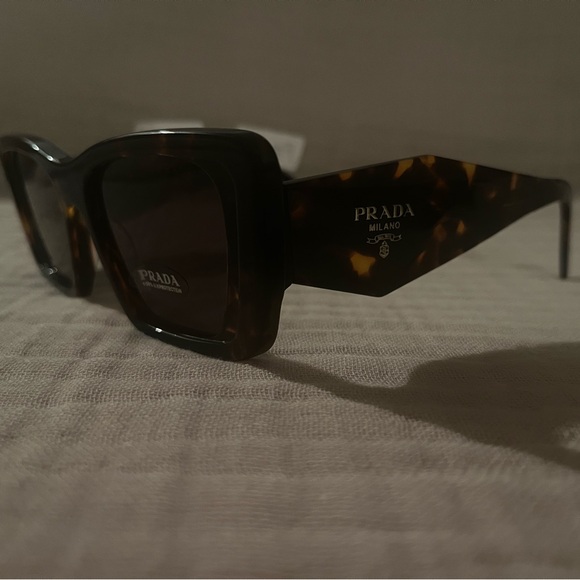 Prada PR 08YS - 01V8C1 Sunglasses HAVANA HONEY w/DARK BROWN 51mm - Picture 3 of 6